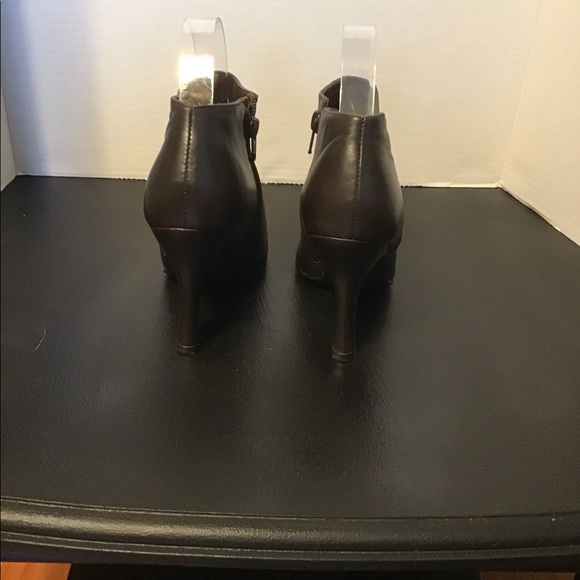 Chinese Laundry Women’s Pointy Toe Ankle Booties - Picture 6 of 7